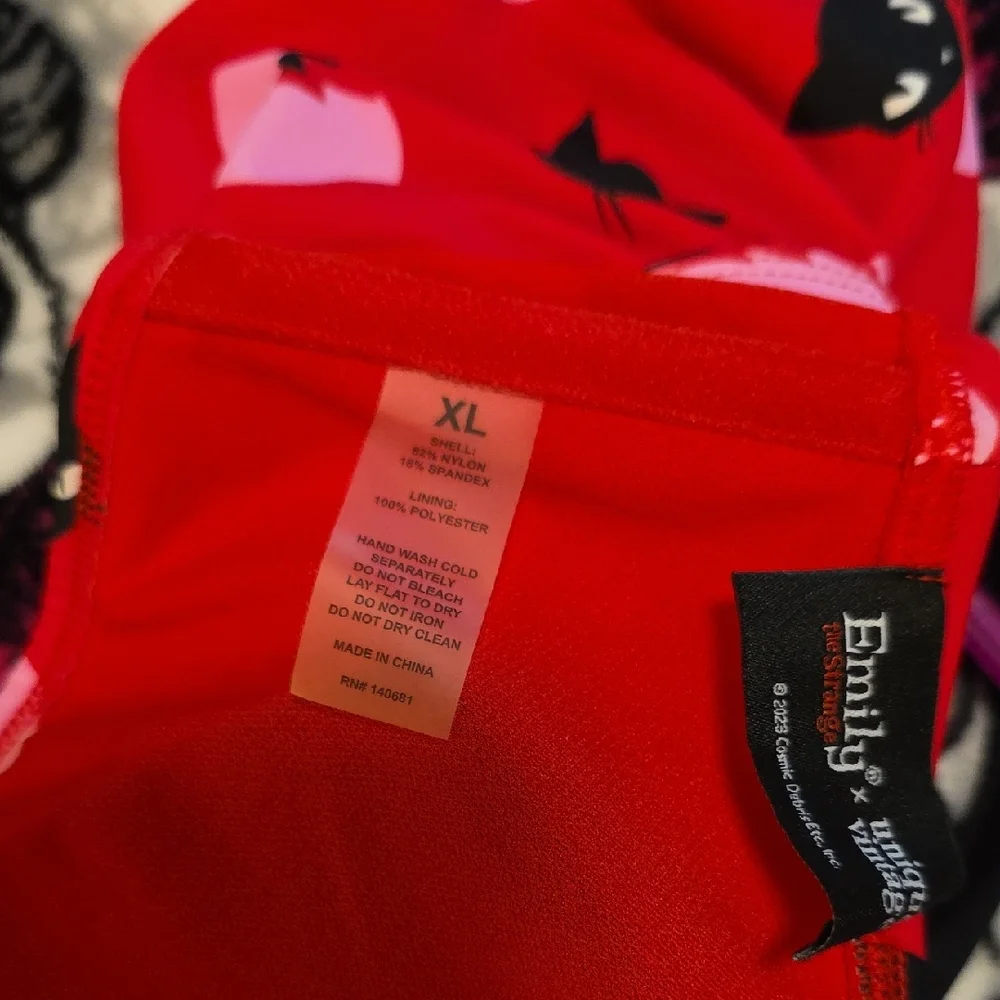 Unique Vintage Red Top w/Black Cat & Pink Heart Print Bikini, Emily the Strange - Picture 7 of 16